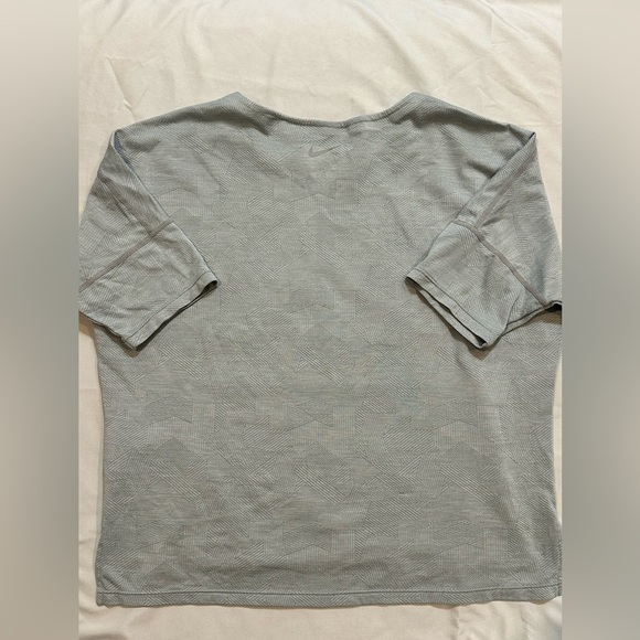 Nike Dri-FIT Medalist Top Shirt - Picture 11 of 14